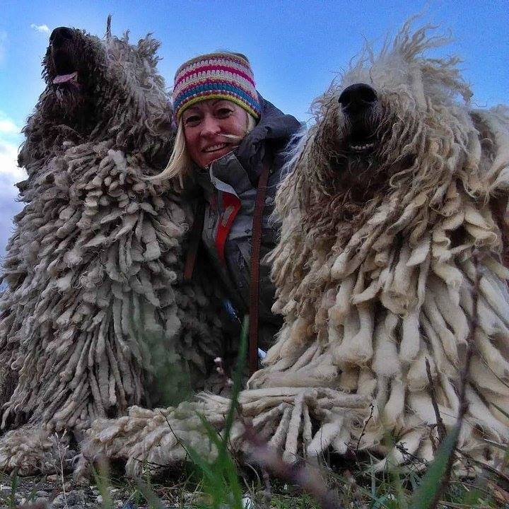 Anda-Marócsek Anita az Andaházi Tanyák őre komondor kennel tulajdonosának fotója