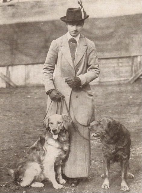Mrs_Winifred_Charlesworth_forrás: en.wikipedia.org